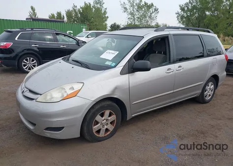 2010 Toyota Sienna Le из США, поврежденный, VIN 5TDKK4CC8AS329785